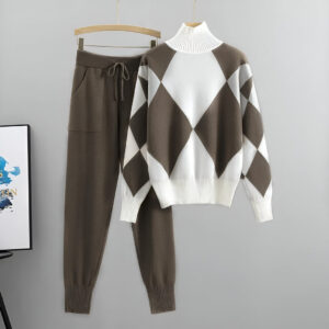 Vera - Stylish Turtleneck Set