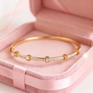 Fabia - Elegant Twist Bracelet