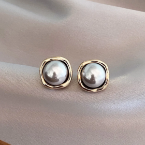 Orlina - Elegant Pearl Earrings